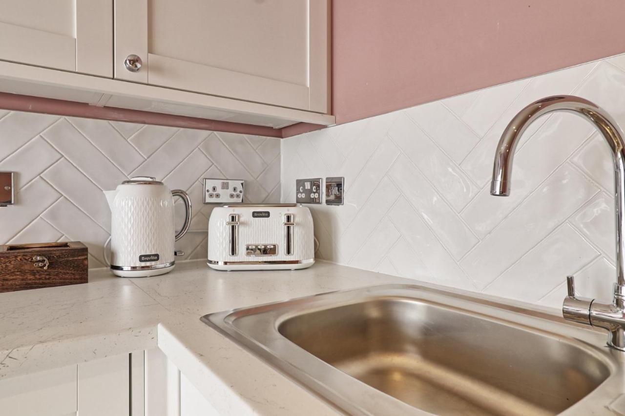 Urban Stylish Apartment - Southend Stays Zewnętrze zdjęcie